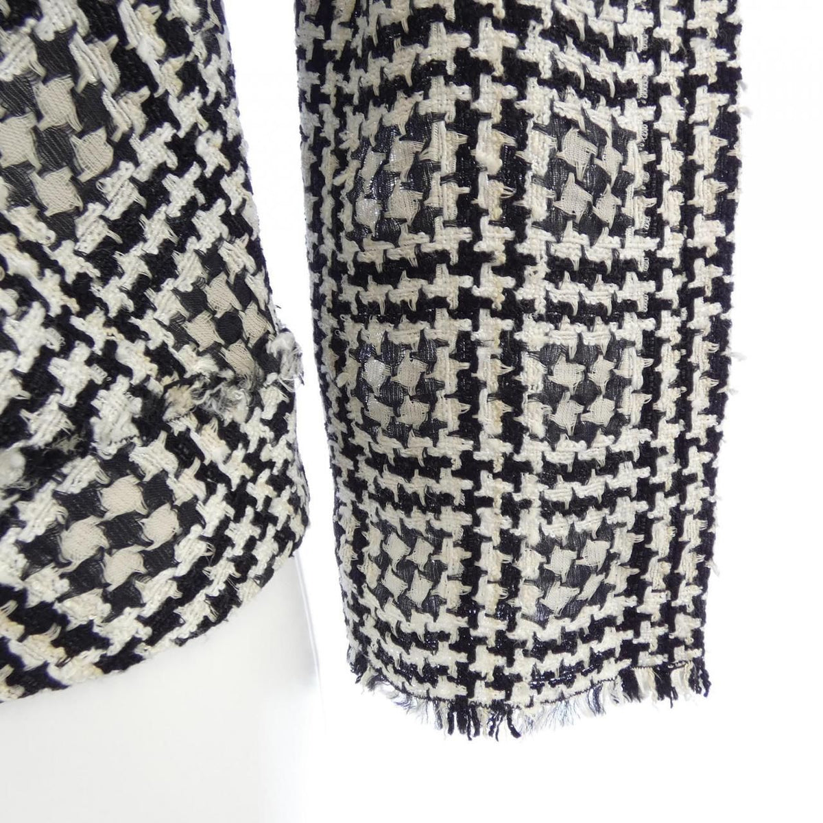 Chanel 11P Collarless Jacket — view 6