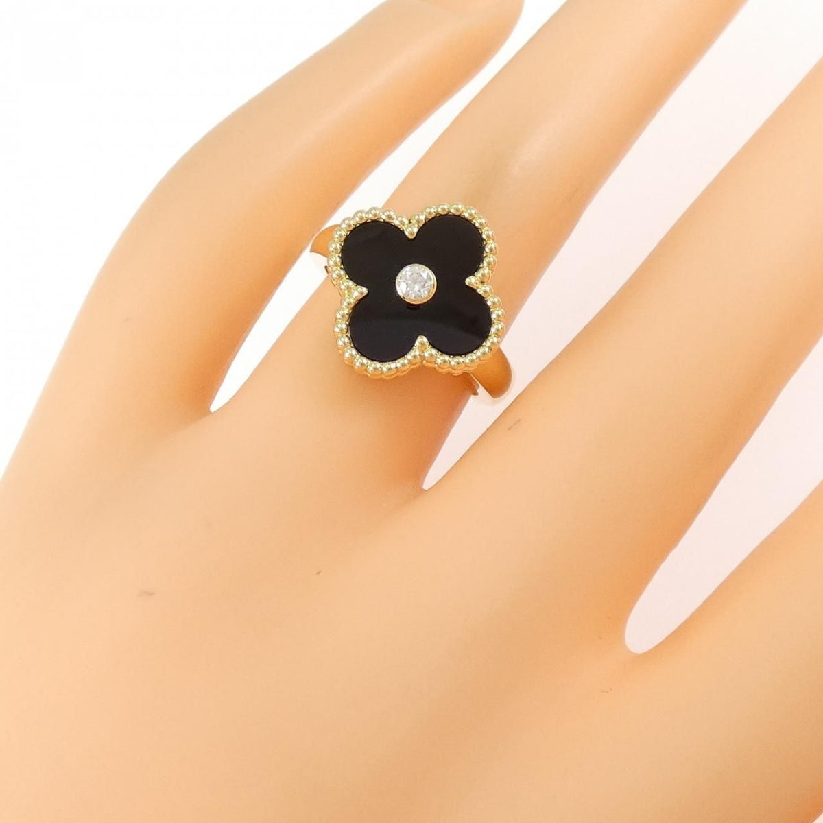 Van Cleef & Arpels Vintage Alhambra Ring — view 5