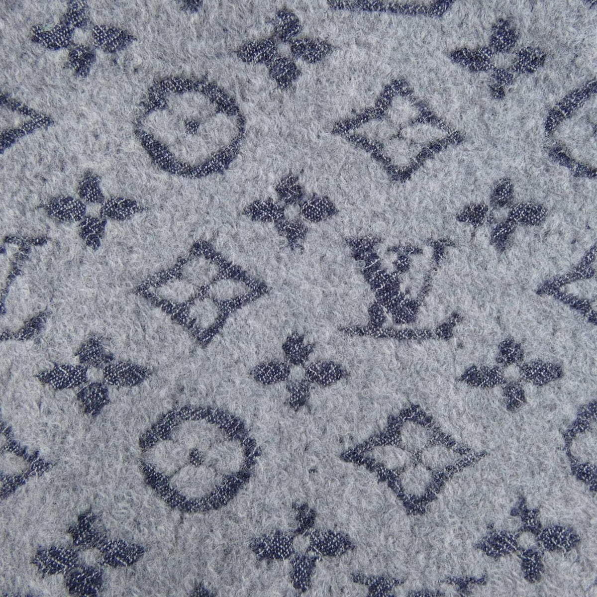 Louis Vuitton Monogram Classic Scarf — view 4
