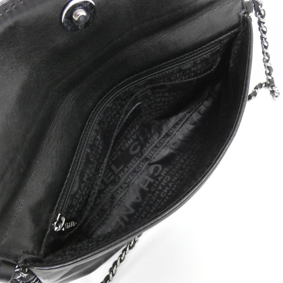 Chanel Vintage Shoulder Bag — view 8