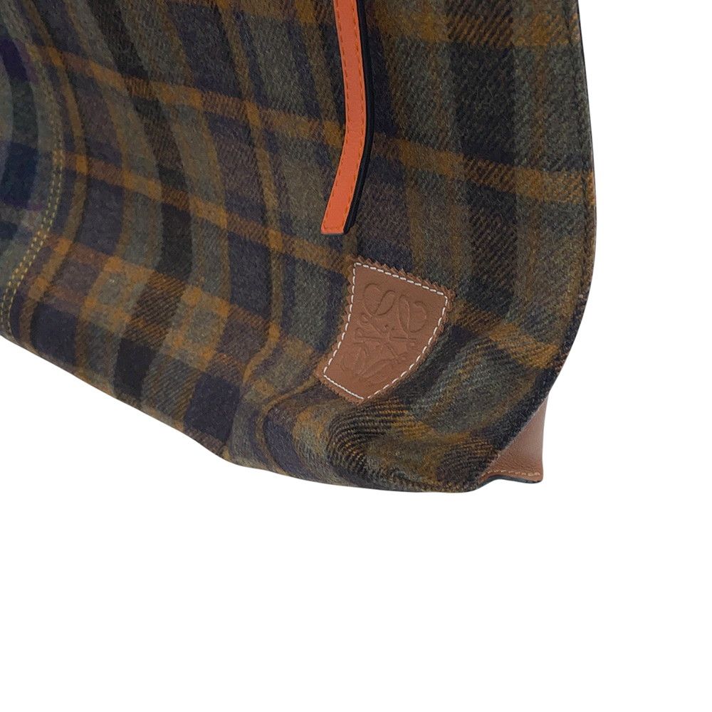 Loewe Shoulder Bag Check — view 8