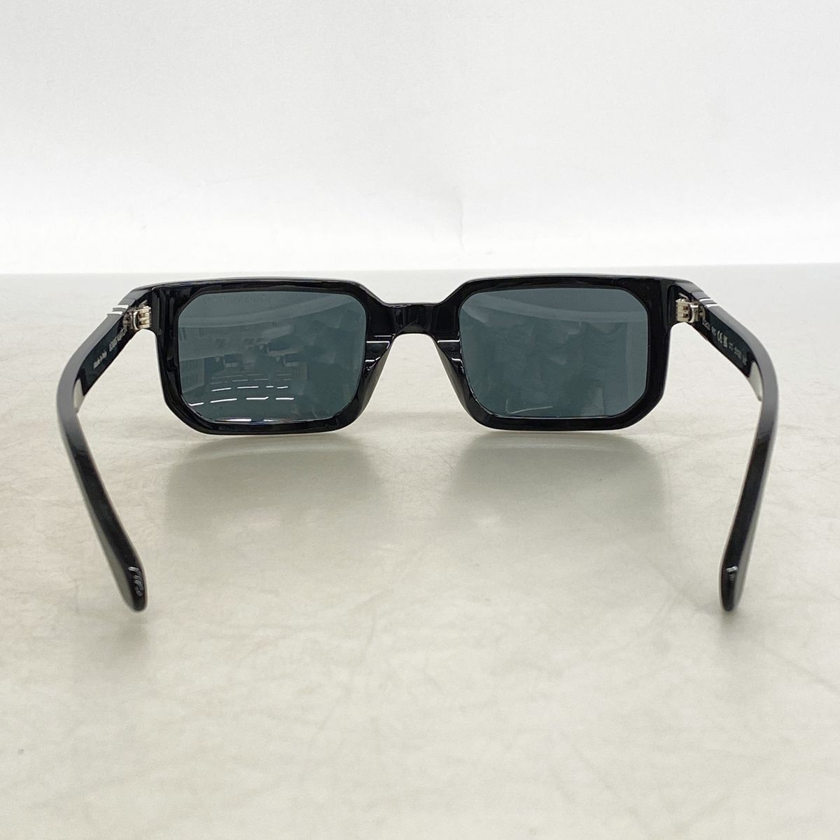 Louis Vuitton Sunglasses LV Hit Square Noir Eyewear — view 7