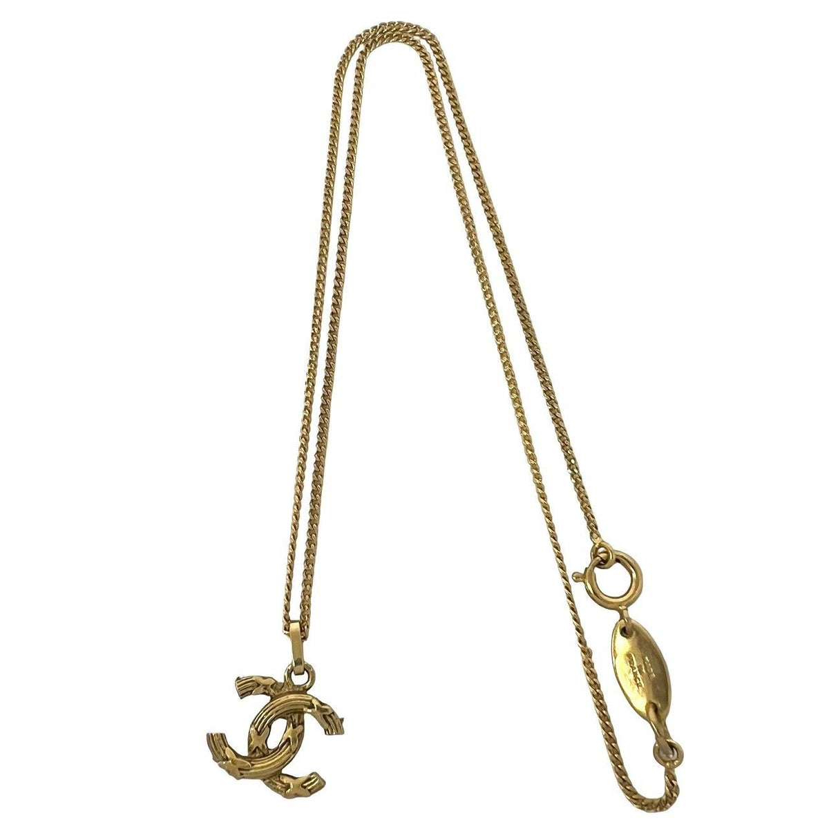Chanel With Vintage CC Logo Motif Pendant Gold — view 7