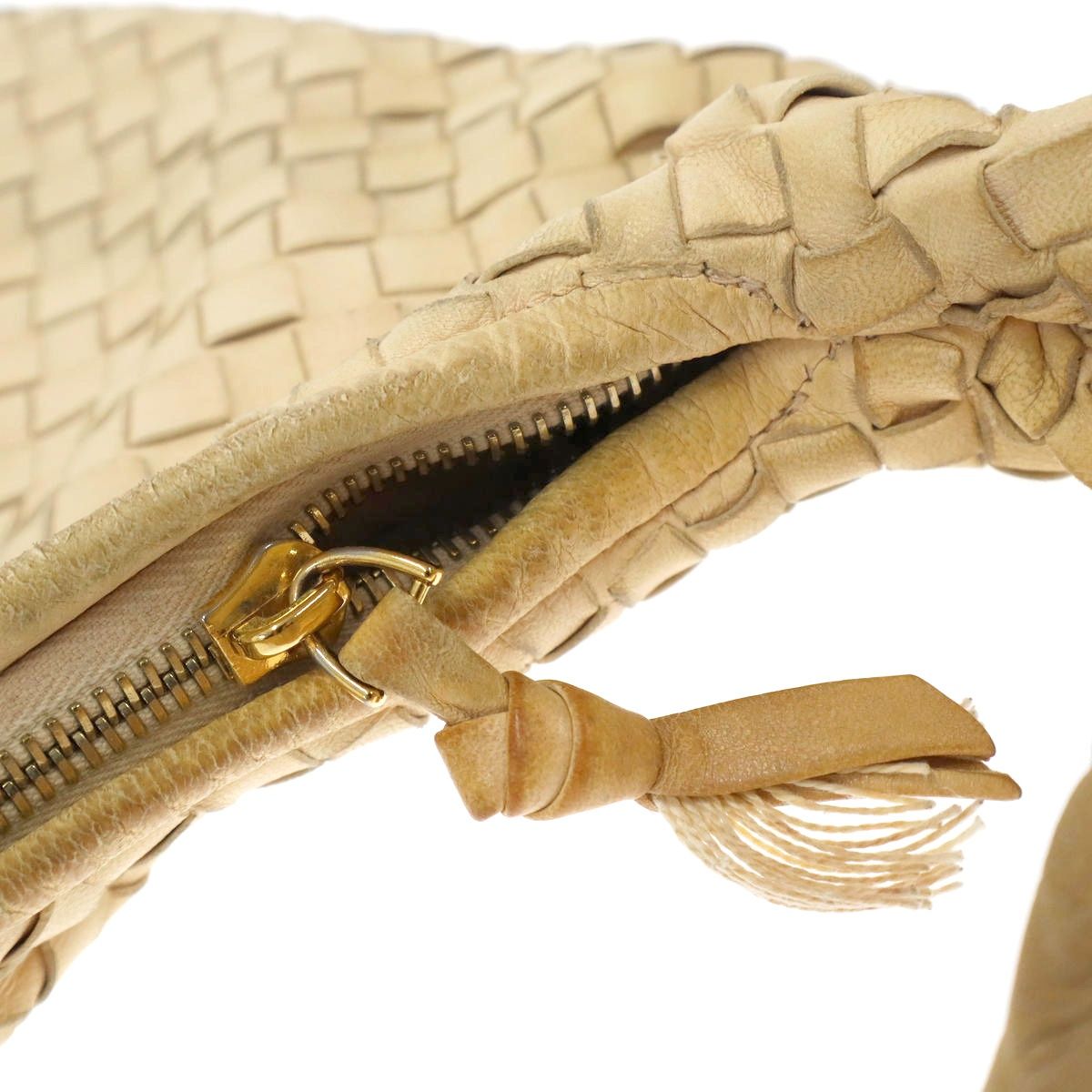 Bottega Veneta Intrecciato Hobo Handbag Ivory — view 8