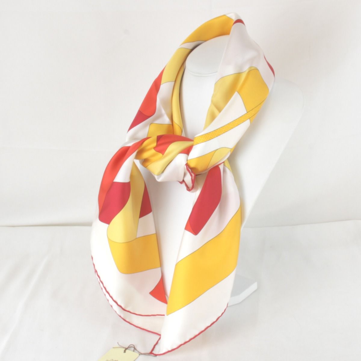 Hermes Carre 90 en Duo Par Scarf Silk Red Yellow White — view 8