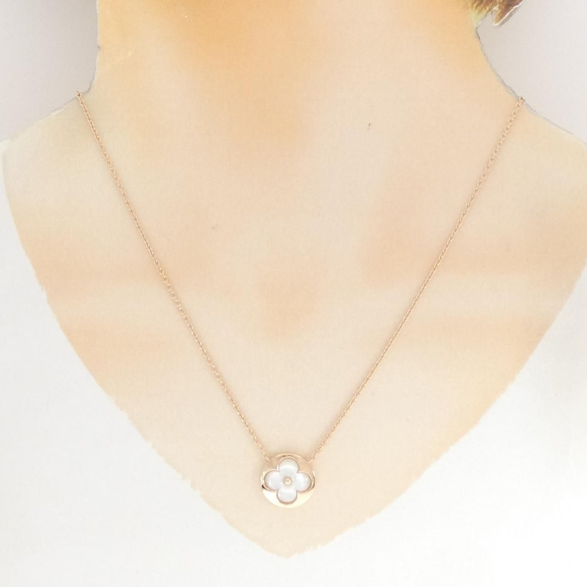 Louis Vuitton Pendentif Monogram Saint Nacre Necklace — view 6