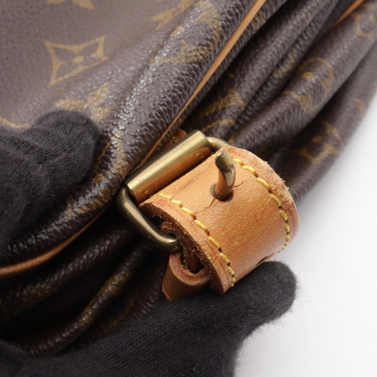 Louis Vuitton Shoulder Bag Saumur 35 Leather — view 8