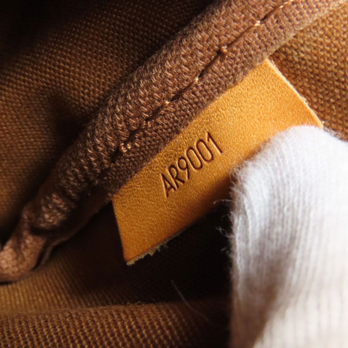 Louis Vuitton Saumur 43 Shoulder Bag Monogram Canvas — view 8