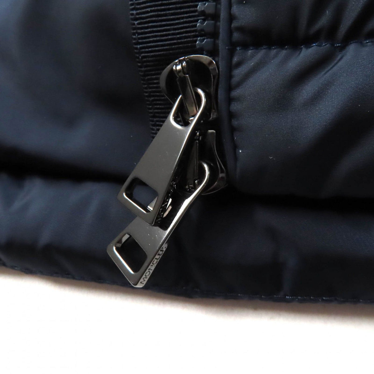 Moncler Flammette Hood Logo Patch Zip UP Down Coat Navy 00 — view 8