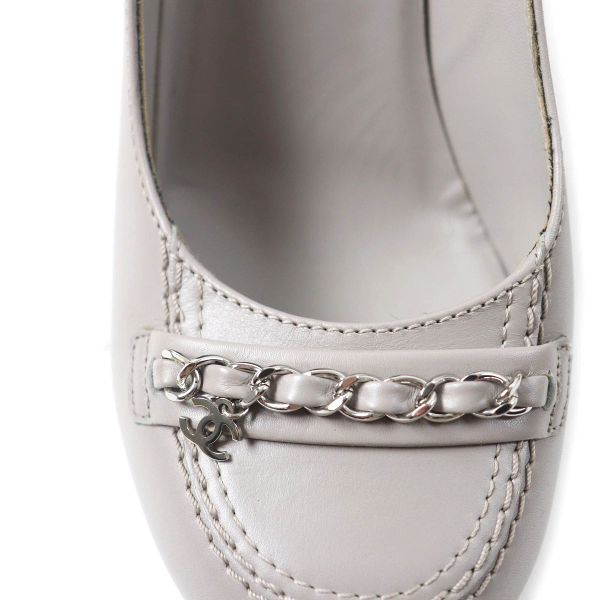 Chanel CC Logo Chain Decorative Round Toe Leather Pumps Gray Silver Heels — view 8