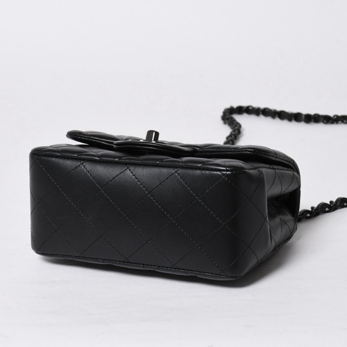 Chanel Mini Quilted 16 So Black S Flap S Chain Shoulder Bag CC Logo Lambskin — view 8
