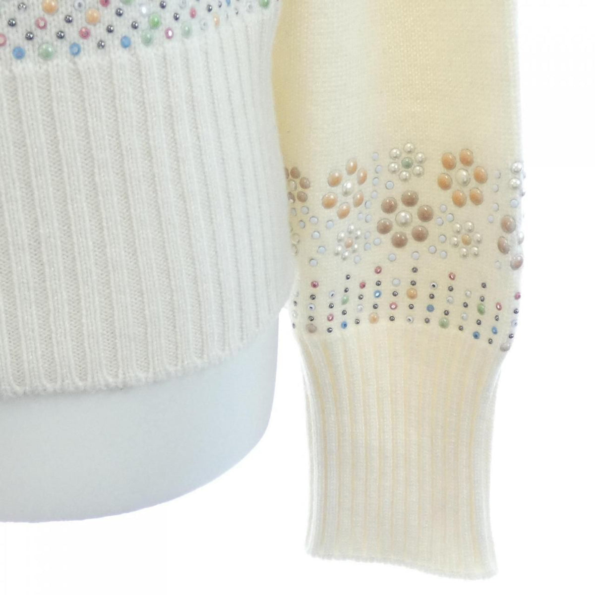 Chanel Cardigan Beige — view 6