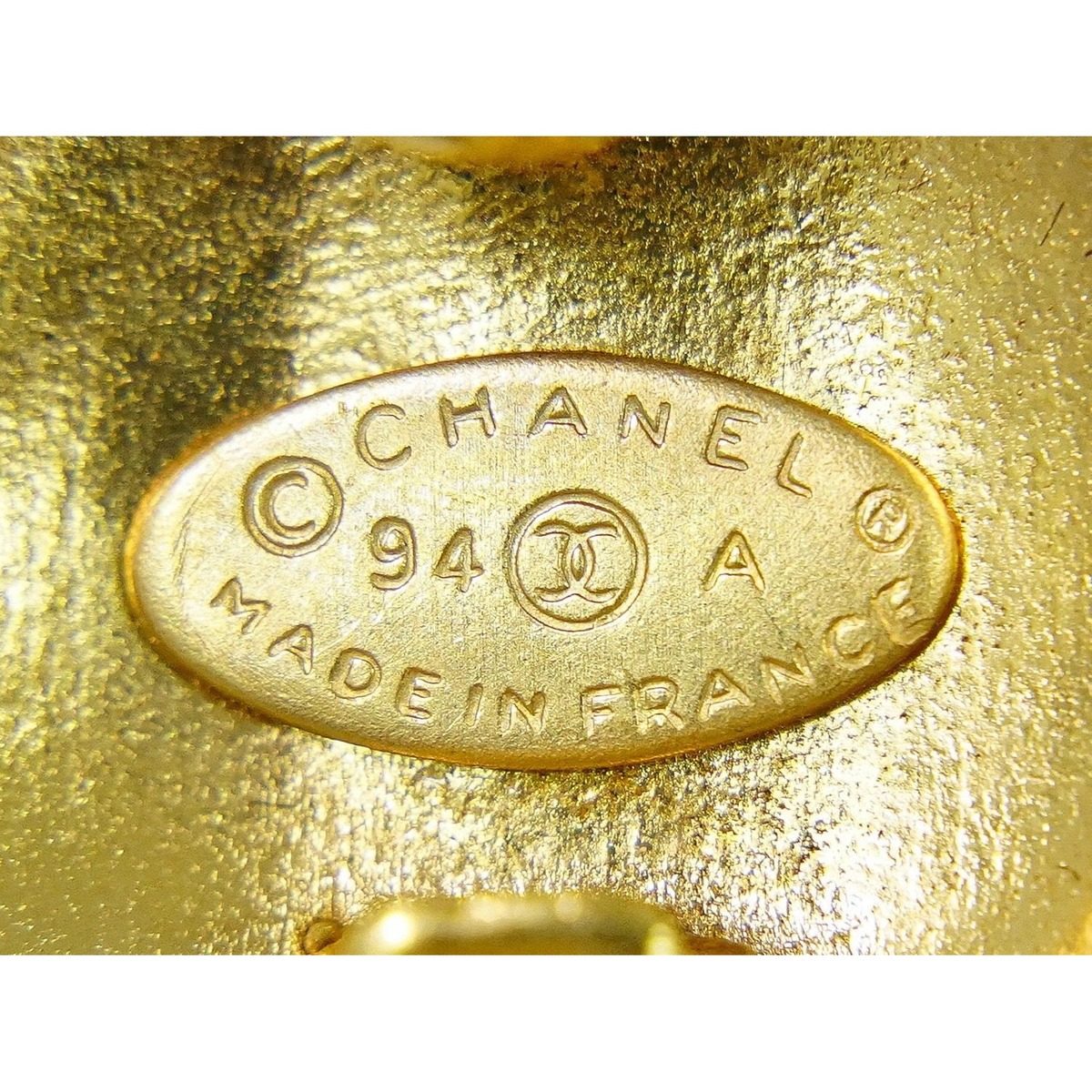 Chanel CC Logo Earrings Gold Plated — view 9