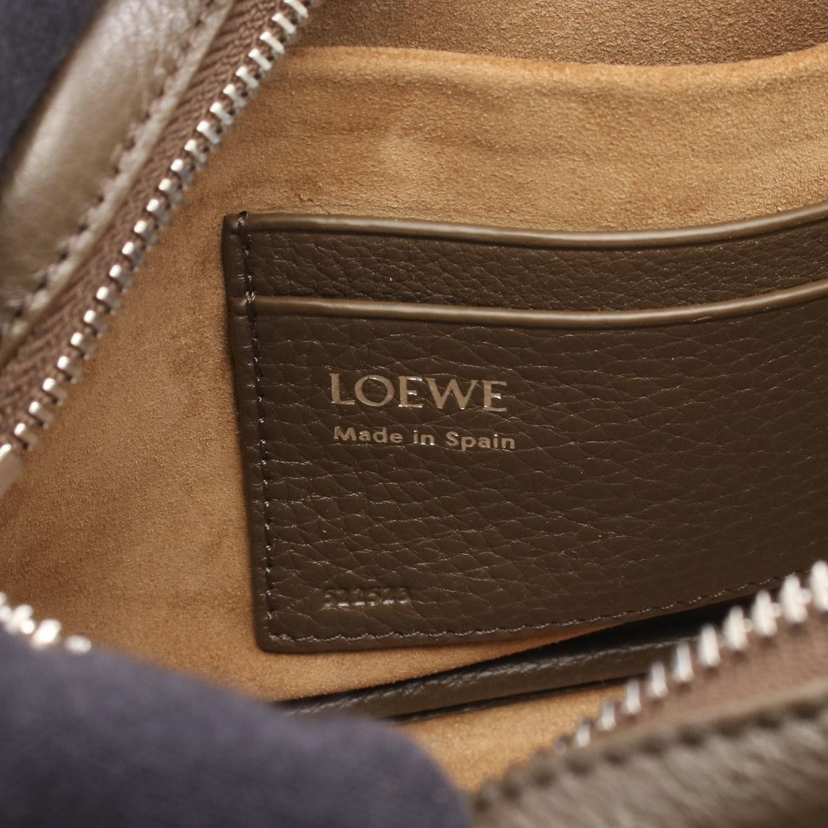 Loewe Shoulder Bag Pebble Small Burgundy Leather — view 4