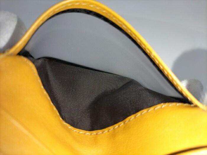 Gucci Passcase Leather Yellow