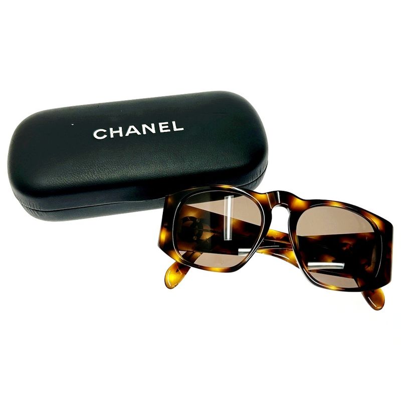 Chanel Matelasse 01450 91235 Brown Sunglass Es with Case 306852 Sunglass Es