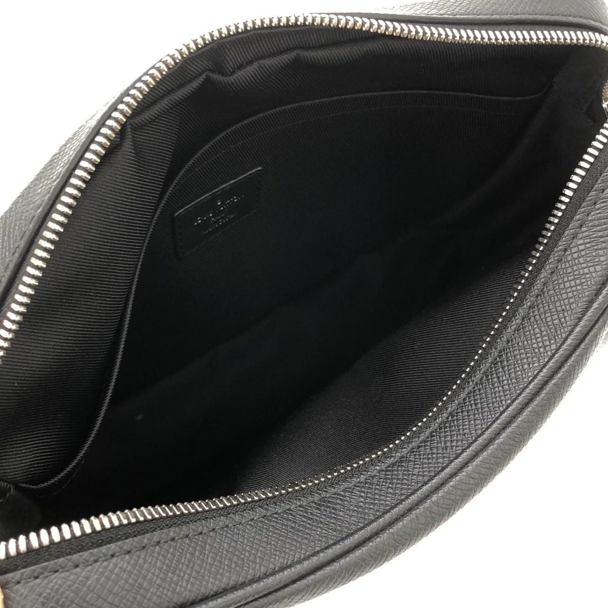 Louis Vuitton Taiga Outdoor Messenger PM Shoulder Bag — view 5
