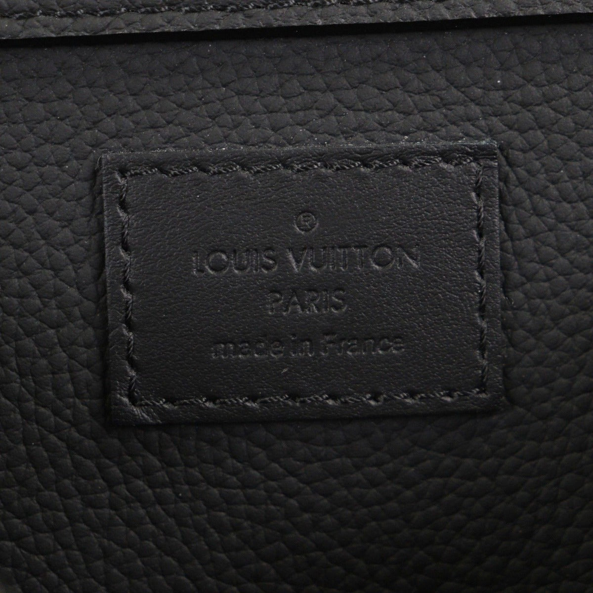 Louis Vuitton Leather Noir Black Aerogram Takeoff Ring Body Bag — view 12