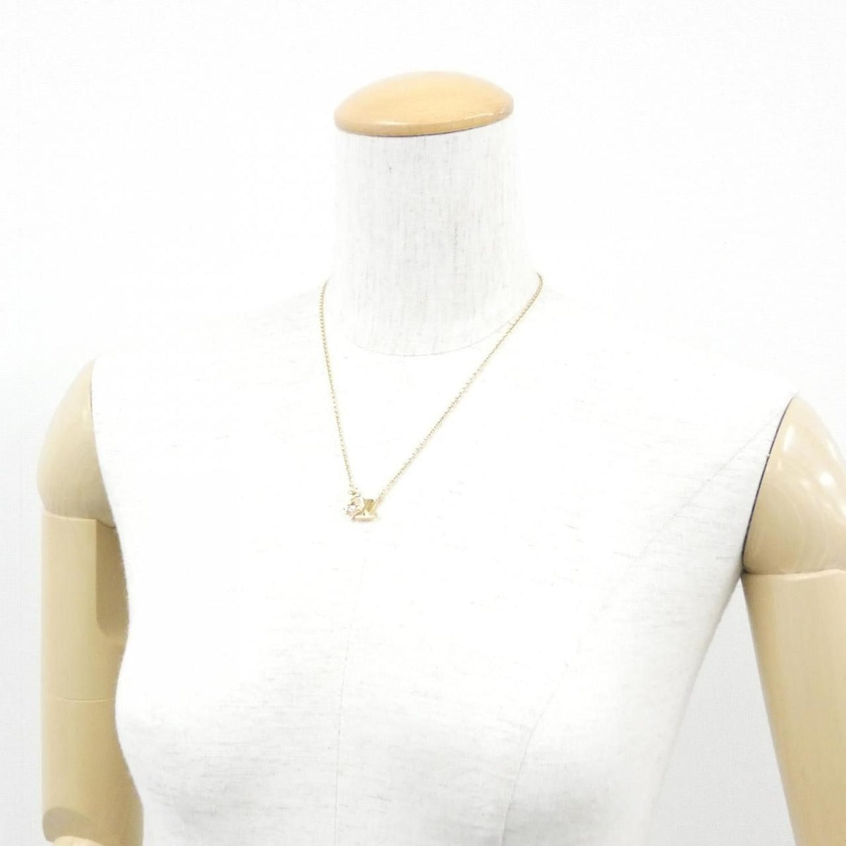 Louis Vuitton Collier Lou Glam Necklace — view 5