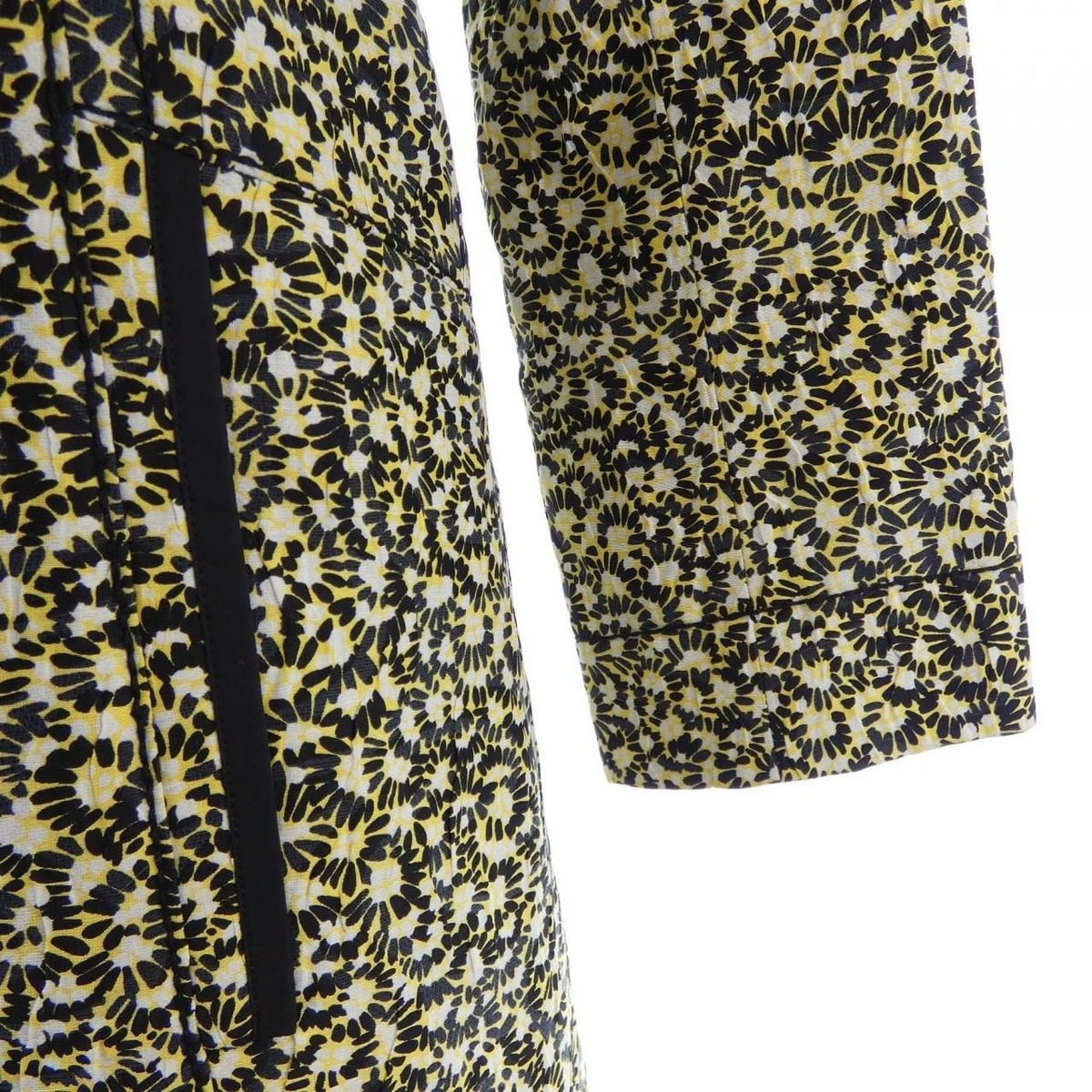 Louis Vuitton Coat Yellow — view 6