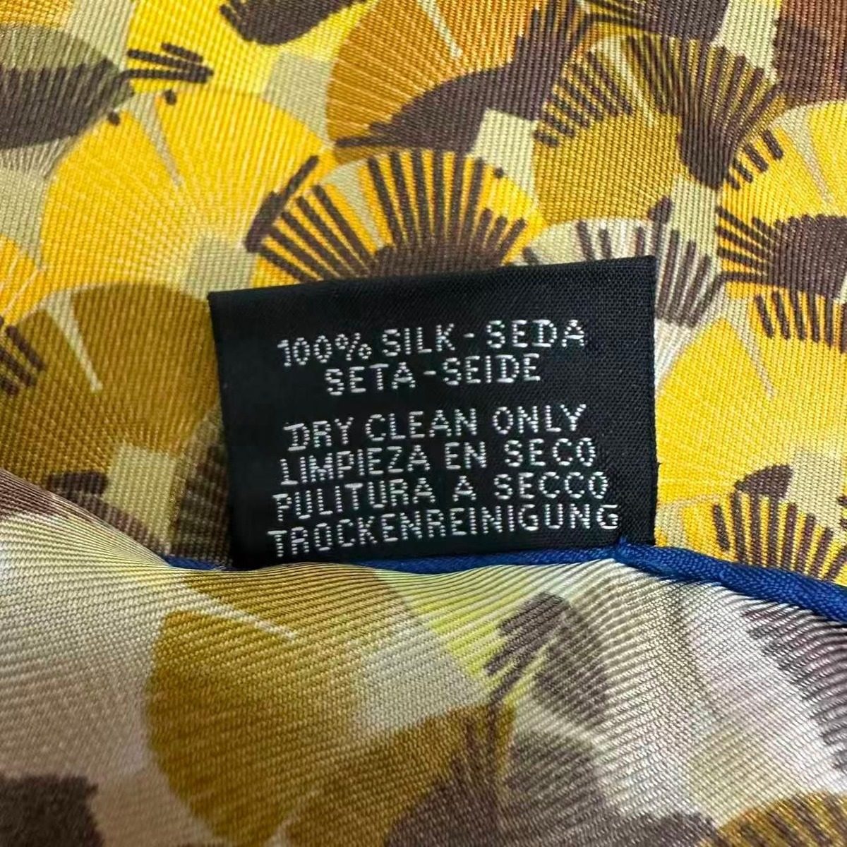 Cartier Scarf Tiger Square Yellow — view 10
