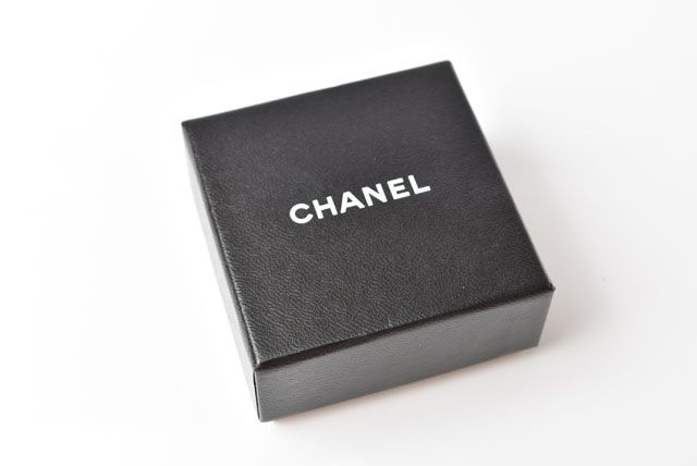 Chanel Earrings Logo CC Rhinestone Pearl Swing Coco Mark 230714