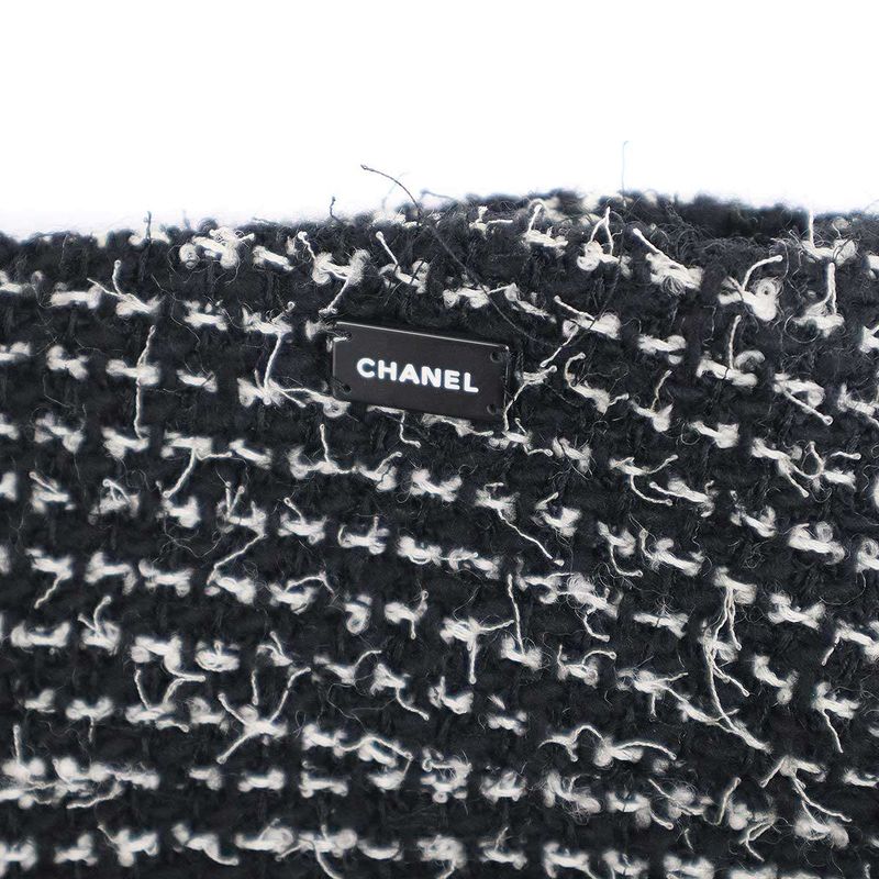 Chanel 2003c Tweed Wool Tight Skirt P20413v11528 Black White 36