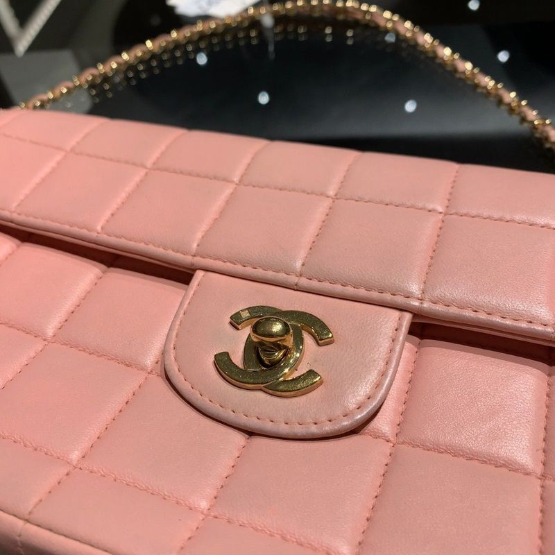 ◎ Authentic Chanel Chocolate Bar Matelasse Shoulder Bag Pink Lambskin Gold