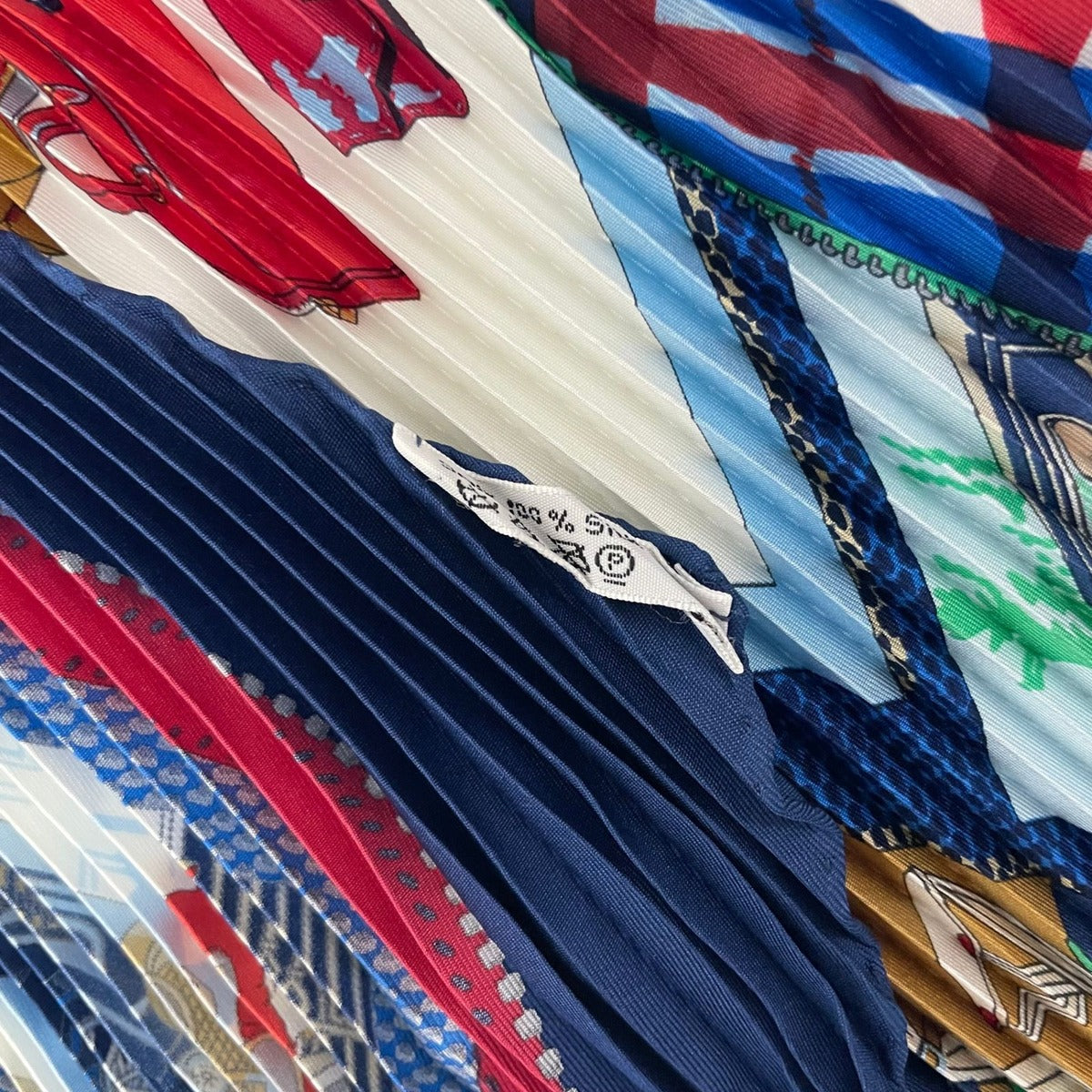 Hermes Scarf Pleated Silk L'elegance Et le Confort en Automobile Comfort Blue — view 6