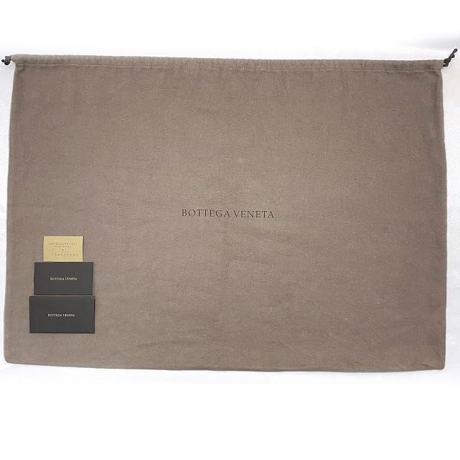 Bottega Veneta Twist Clutch Bag Beige White 607964