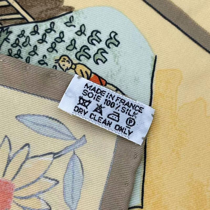 Hermes RE TOUR A LA Terre Homeward Silk Scarf Yellow