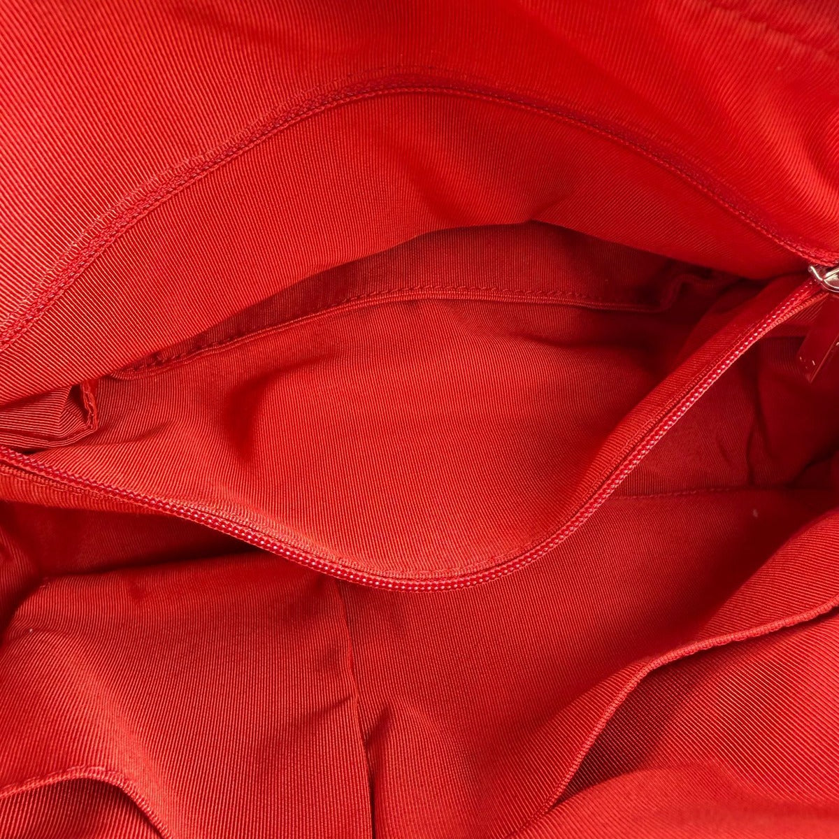 Chanel CC Logo Bubble Quilt Chain Shoulder Bag Red Lambskin Vintage — view 16