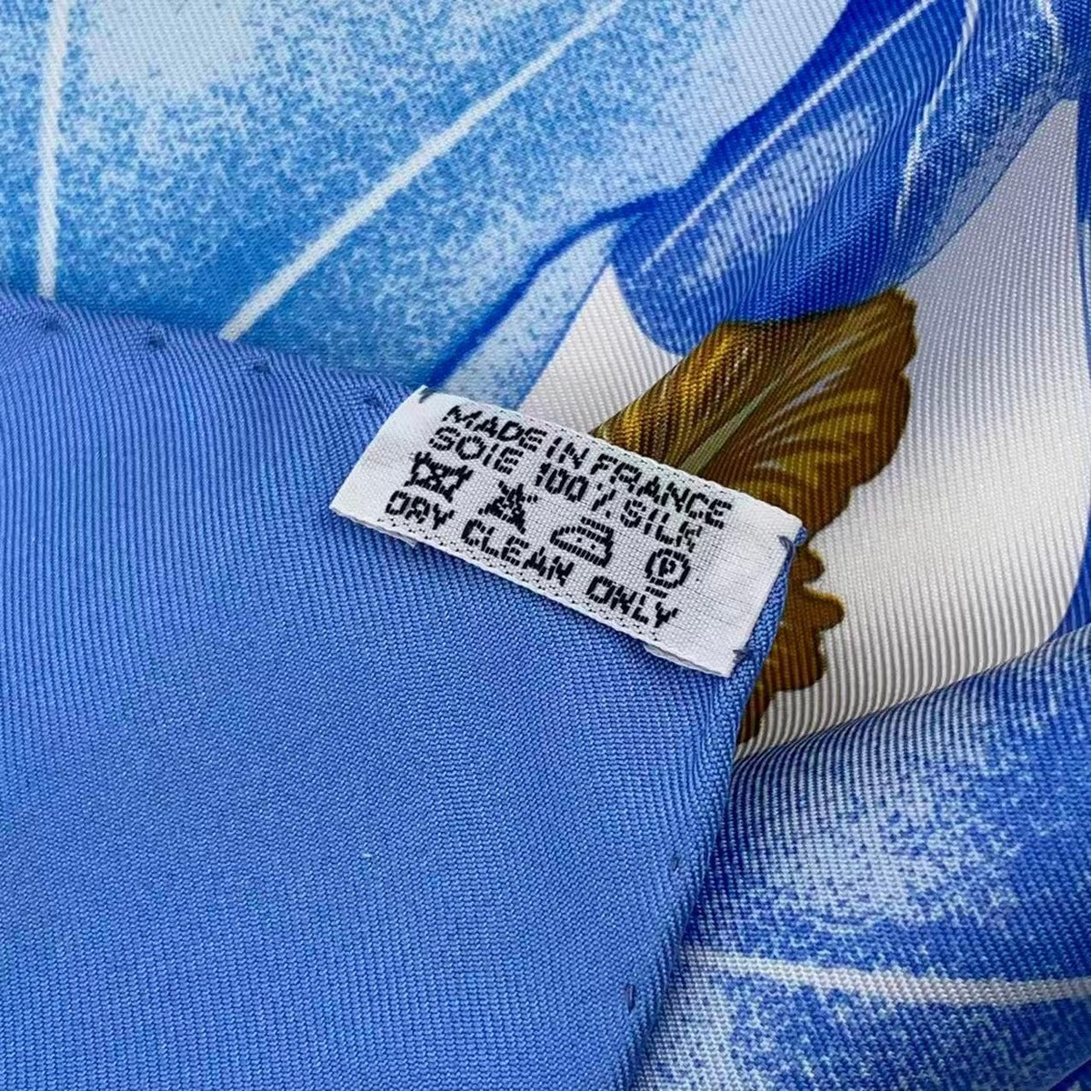 Hermes Carre 90 les Capucines Golden Lotus Scarf Silk Blue Box — view 8