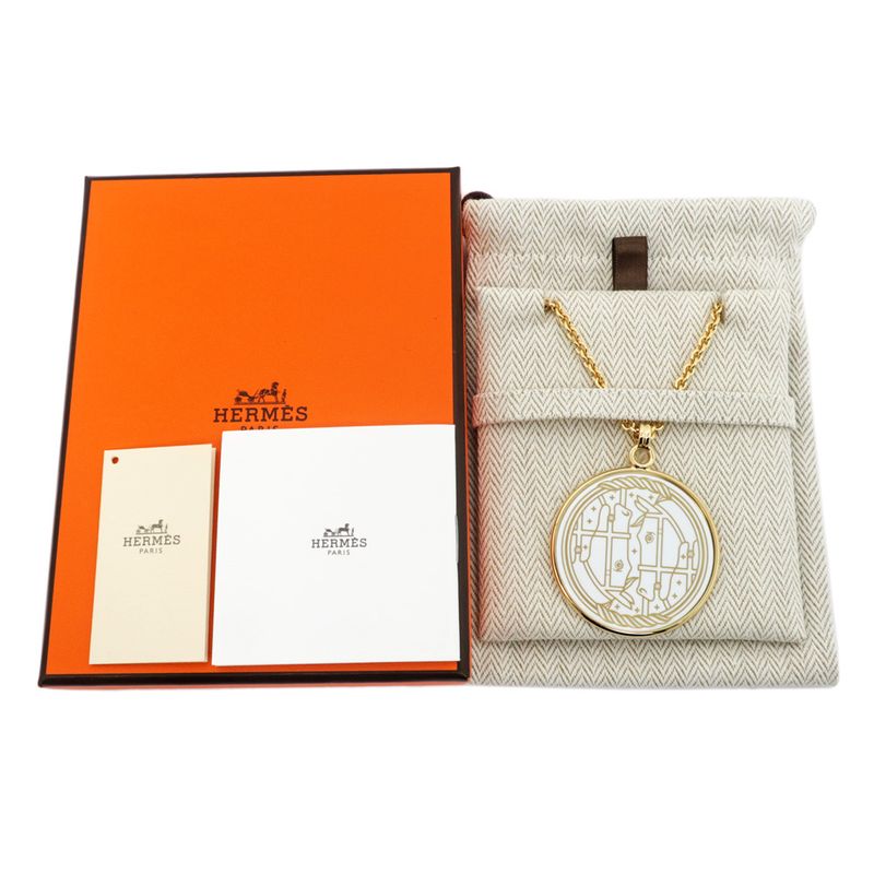 Hermes Medaille Quadrige GM Blanc Gold Hardware Pendant Necklace