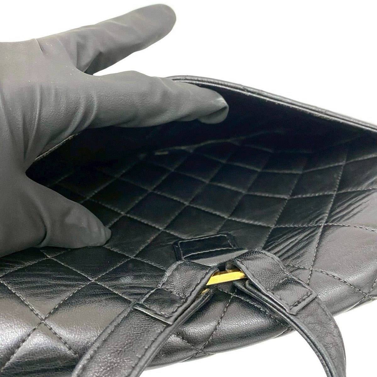 Chanel Box and Quilted CC Logo Lambskin Leather — view 10