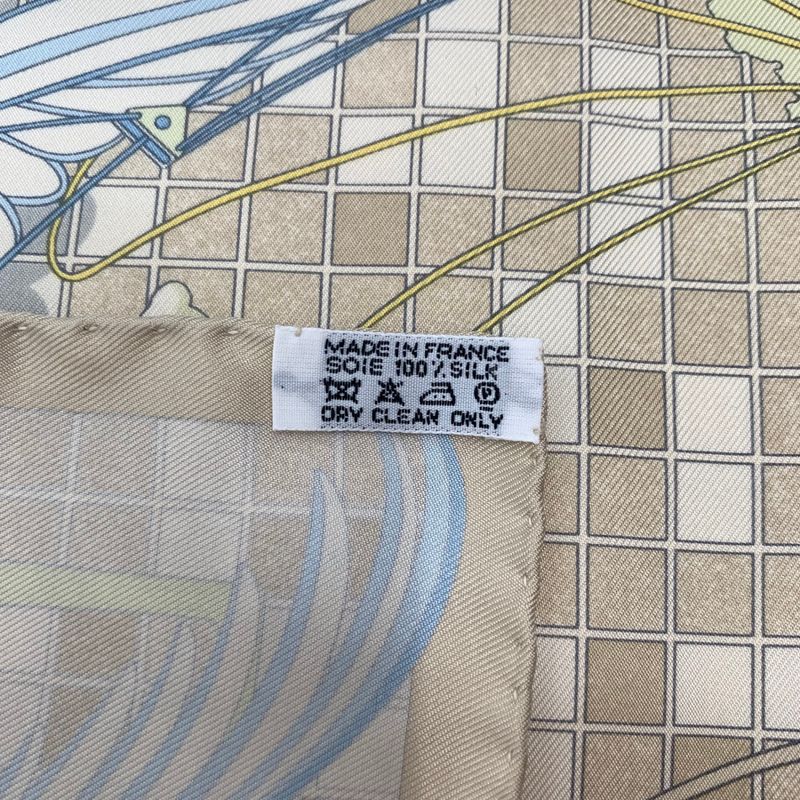 Hermes Carre 45 Dajarlecant Flying Technique Handkerchief Scarf 100% Silk