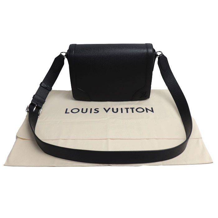 Louis Vuitton New Flap Messenger Shoulder Bag Taiga Black M30807 IC Men's