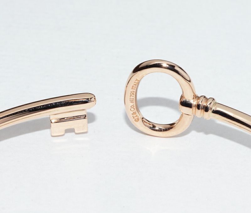 Tiffany & Co Bracelet Bangle 18K Pink Gold Oval Key Wire Bracelet