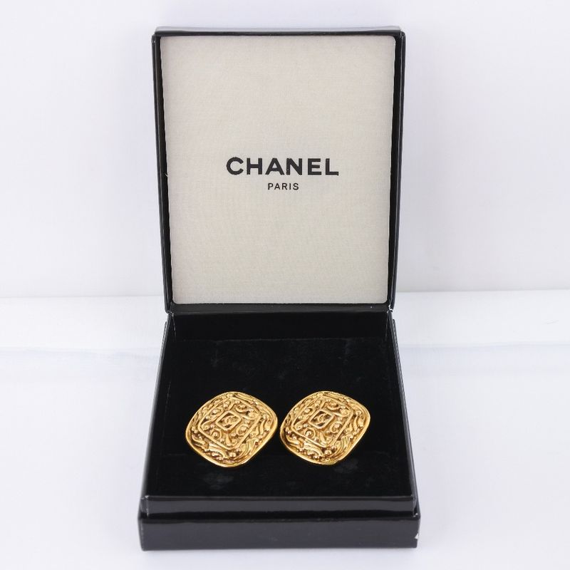 Chanel Coco Mark Rhombus Vintage Gold Plated Ladies 31.1g Earring