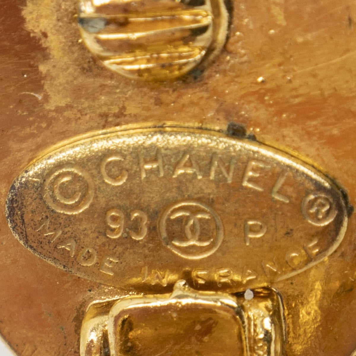 Chanel CC Logo Heart Clip Type Necklace Gold Plated — view 3