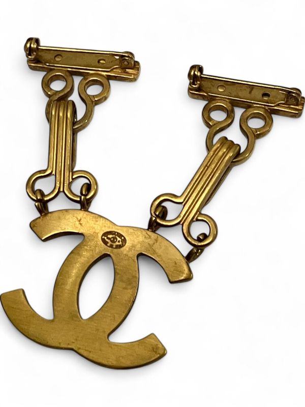 Chanel 03A Coco Mark Double Pin Brooch Gold