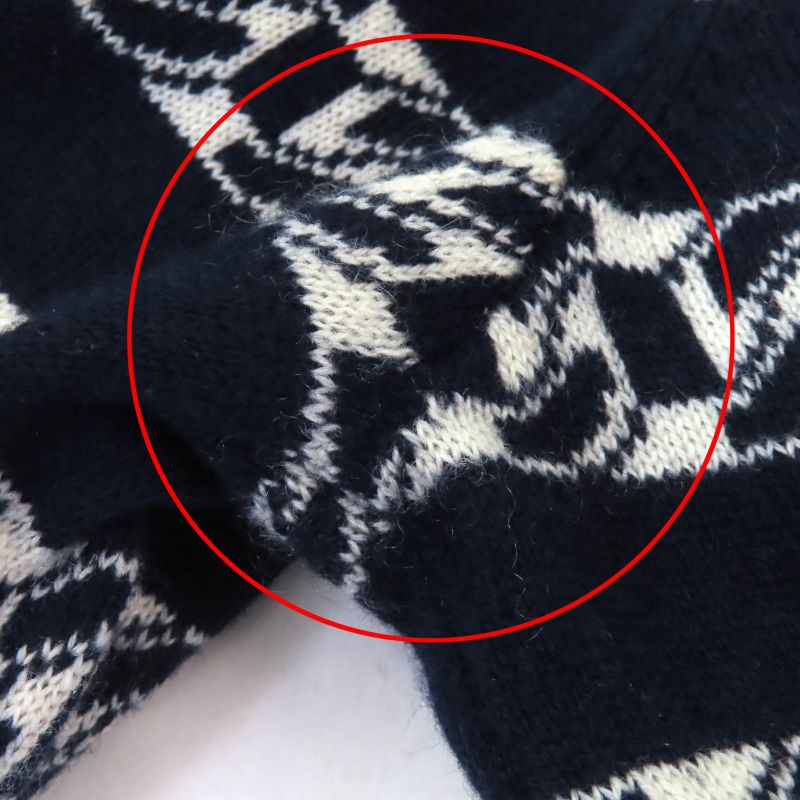 CHANEL P56182k07327 100% Cashmere Coco Mark Logo Hardware Chain And Tan Lock