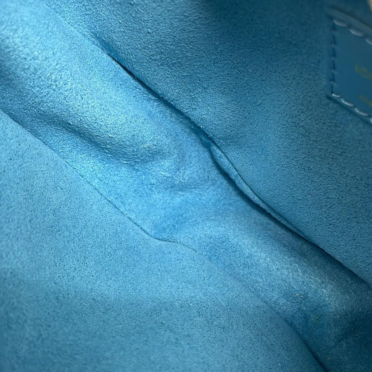 Louis Vuitton Loop Shoulder Bag — view 10