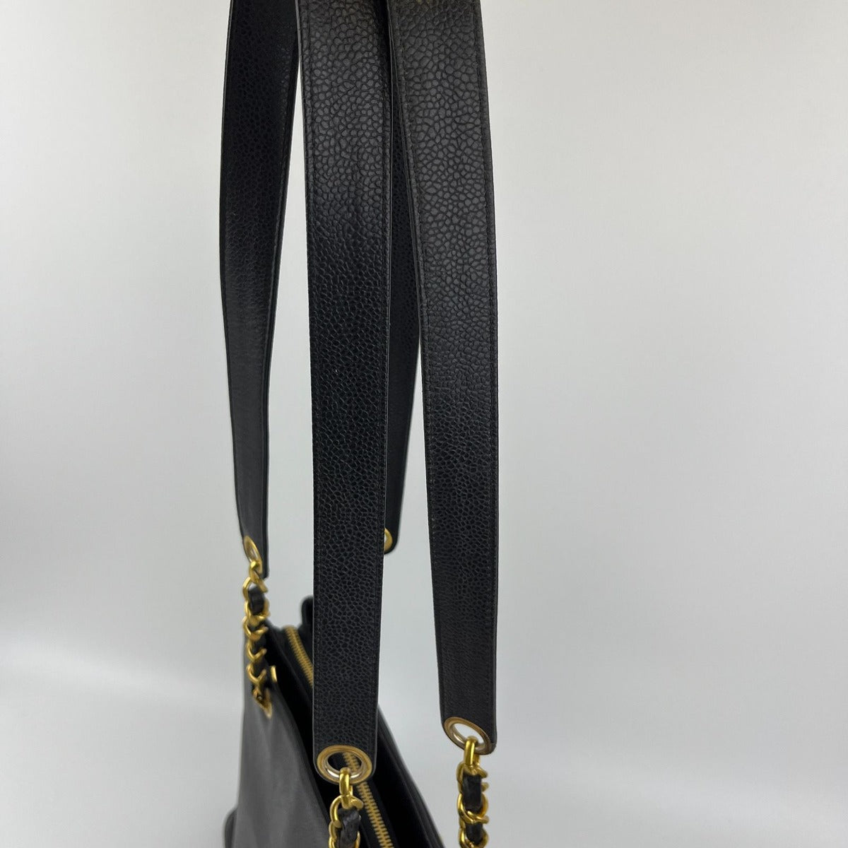 Chanel CC Logo Quilted Shoulder Bag Black Caviar Leather Edition Vintage — view 16