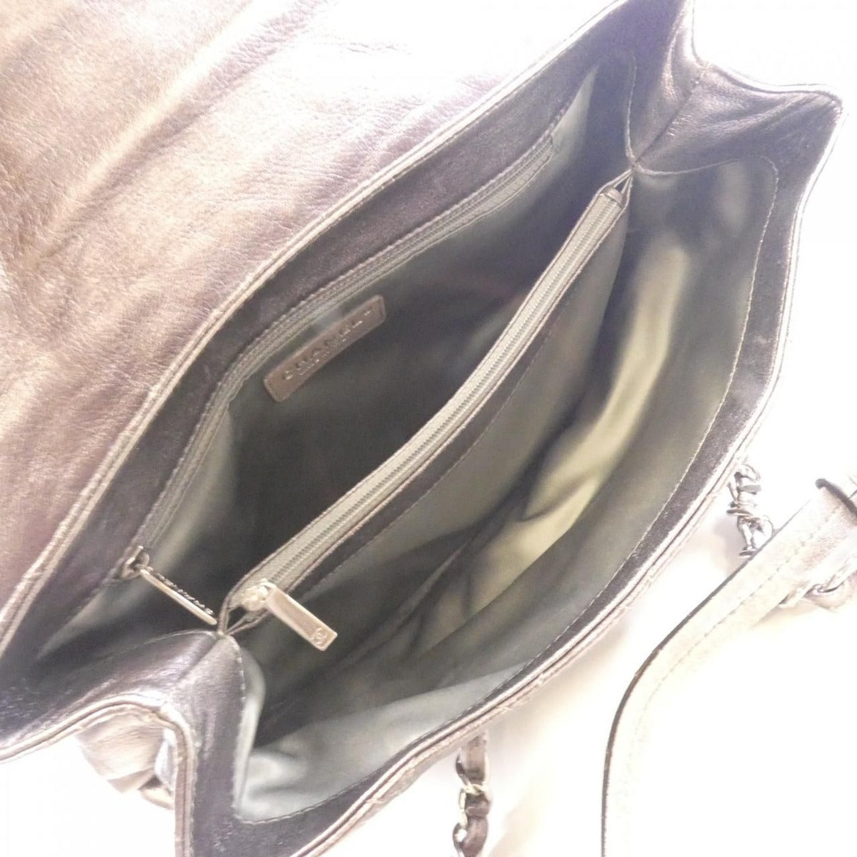 Chanel Shoulder Bag Silver — view 9
