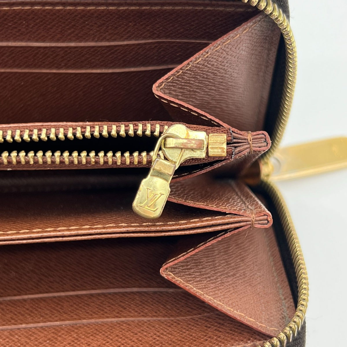Louis Vuitton Monogram Zippy Wallet — view 11