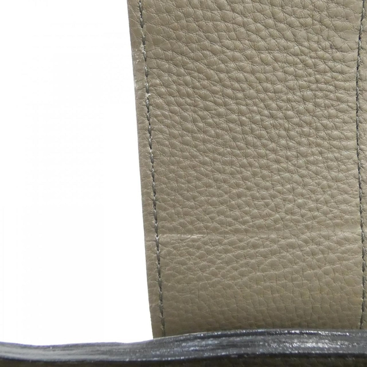 Louis Vuitton Mahina Solar GM Shoulder Bag — view 8