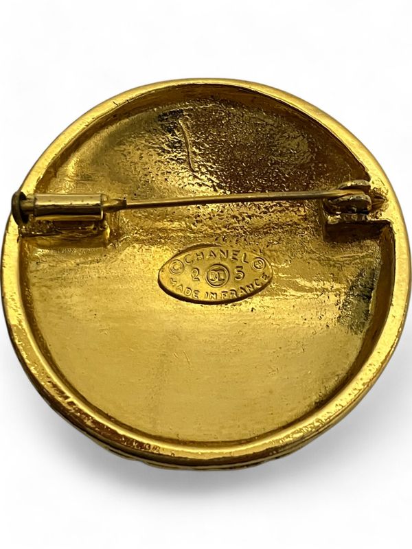 Chanel 25 Engraved 1990s Coco Mark Brooch Gold