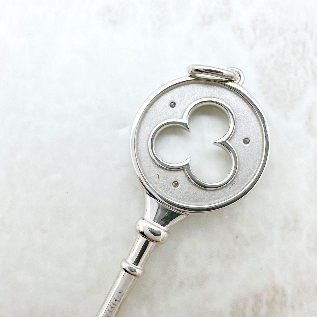 Tiffany & Co Clover Diamond White Gold Pendant Top — view 5