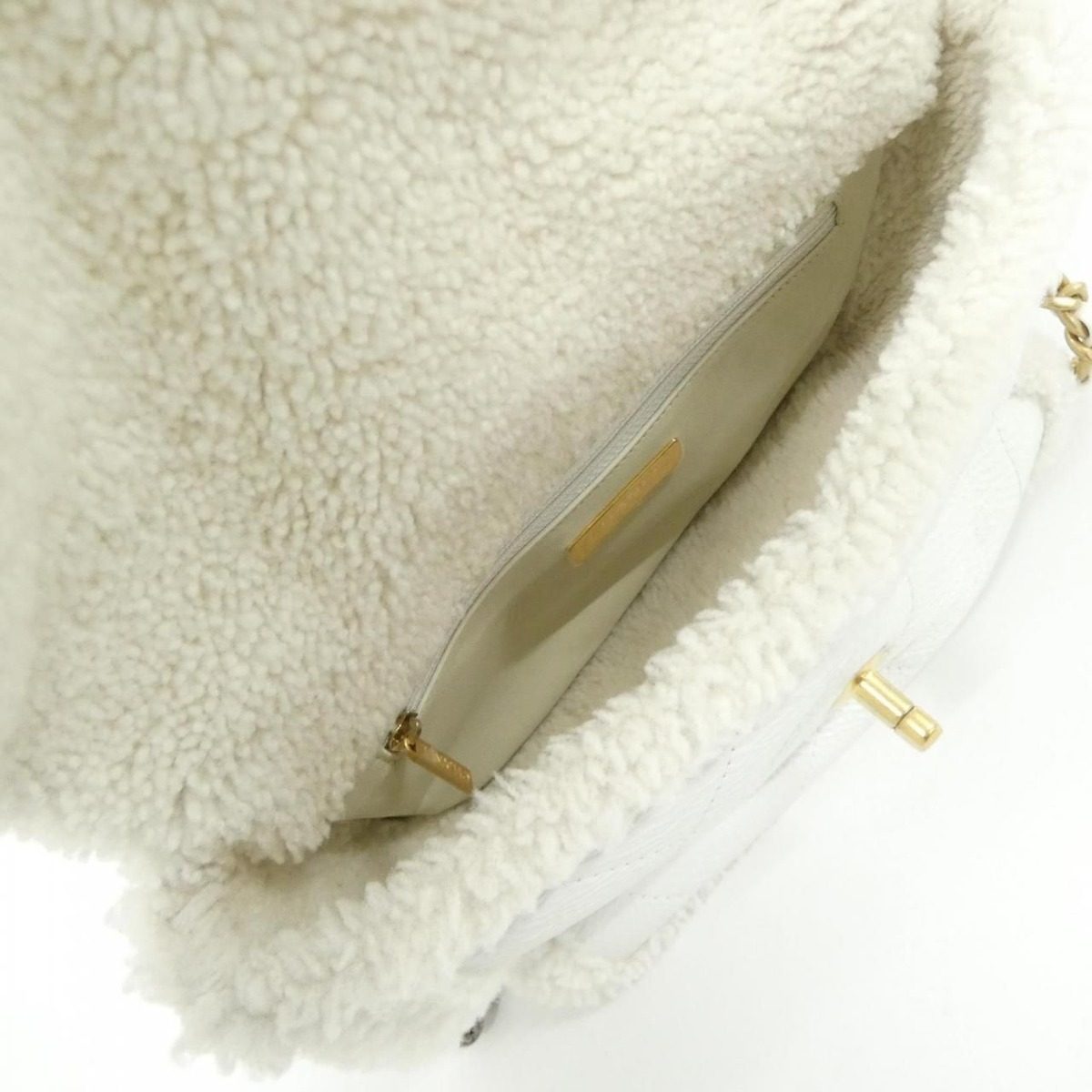 Chanel 19 Line Shoulder Bag — view 9